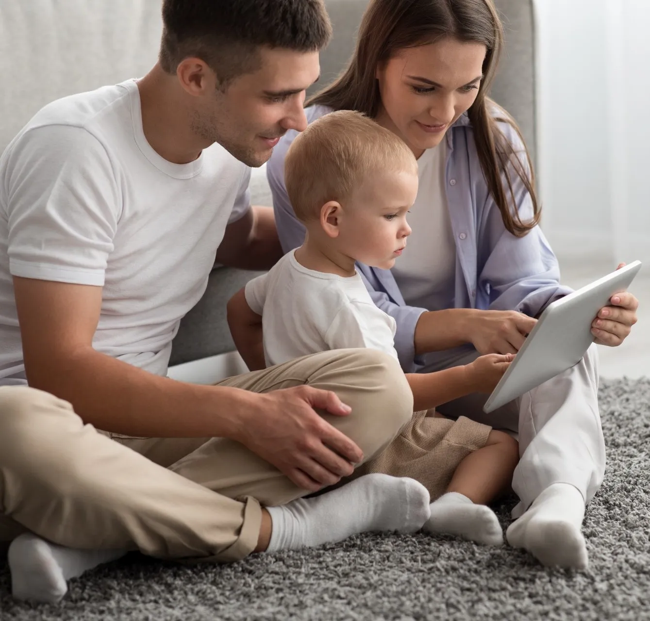 Corretora de Seguros quem somos Allvias Equipe da Allvias Corretora de Seguros em uma reunião